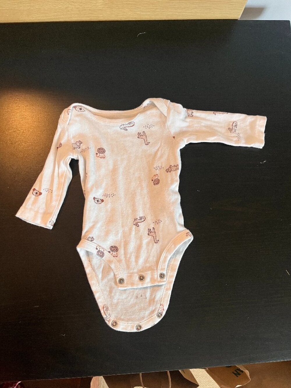 [$2 in a bundle] Carter's 3 mo long sleeve onesie with lions